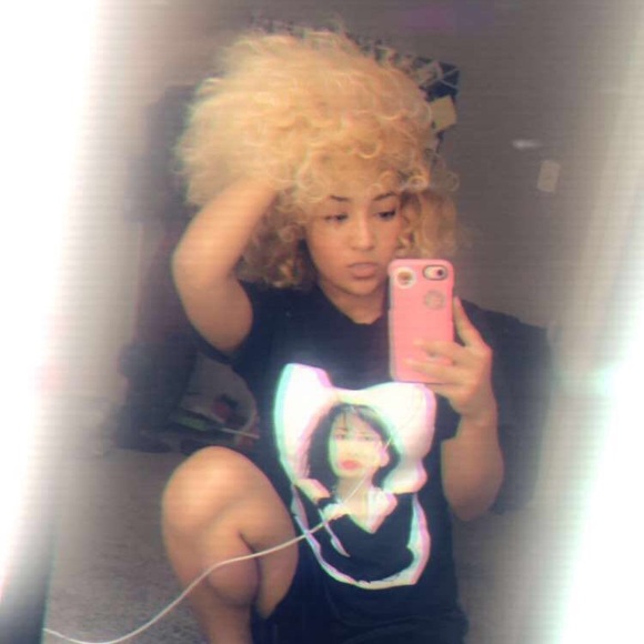 Meet your Posher, Lesley - Picture 2 of 7